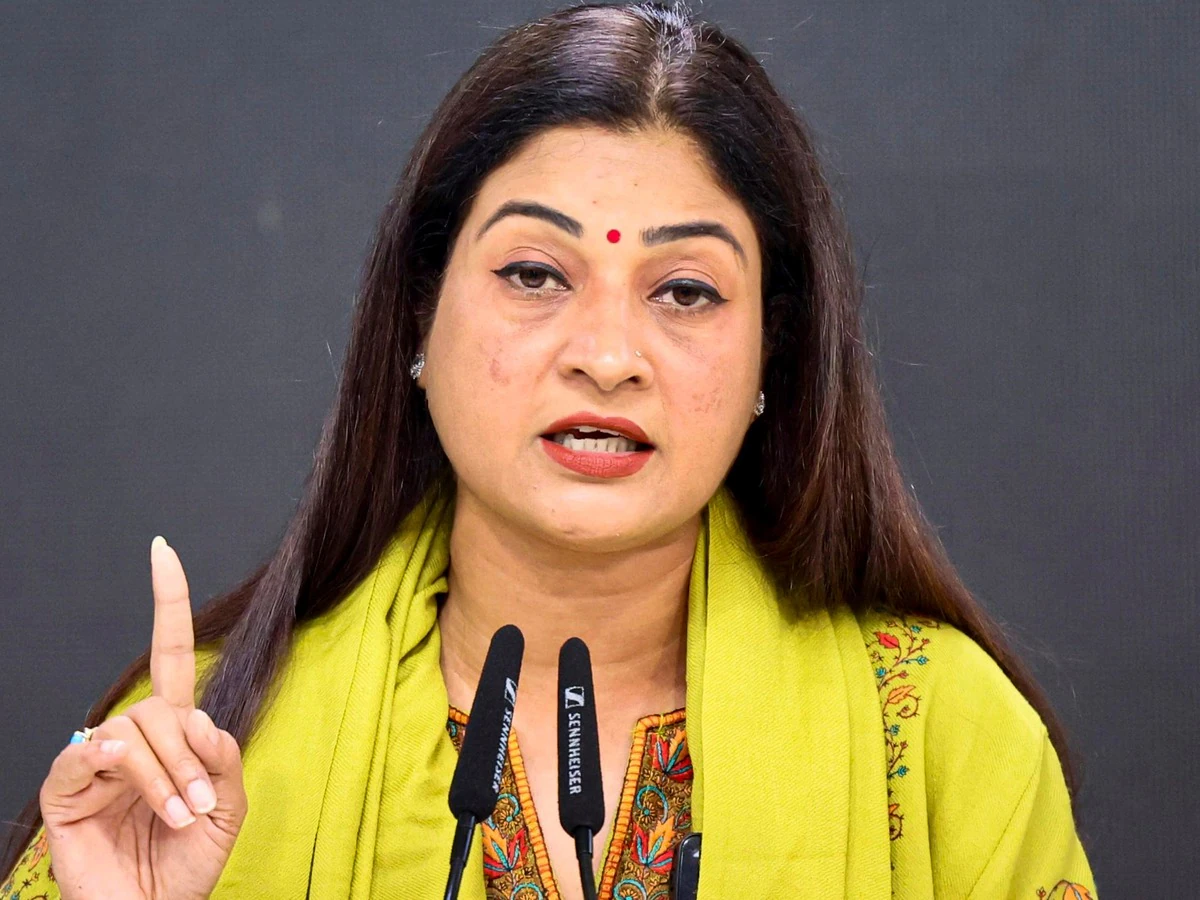 ऑपरेशन सिंदूर पर घमासान, अलका लांबा के बयान से मचा सियासी बवाल