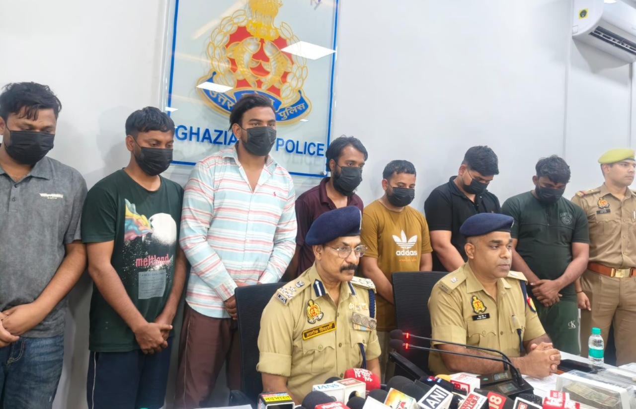 Fake insurance policy gang busted: Ghaziabad police's big success, cyber fraud of Rs 4.5 crore exposed