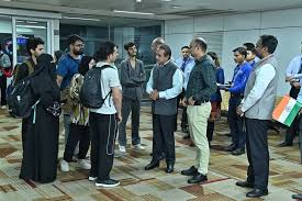 Complaint of Kashmiri students who returned from Iran: Had a lot of trouble reaching home from Delhi