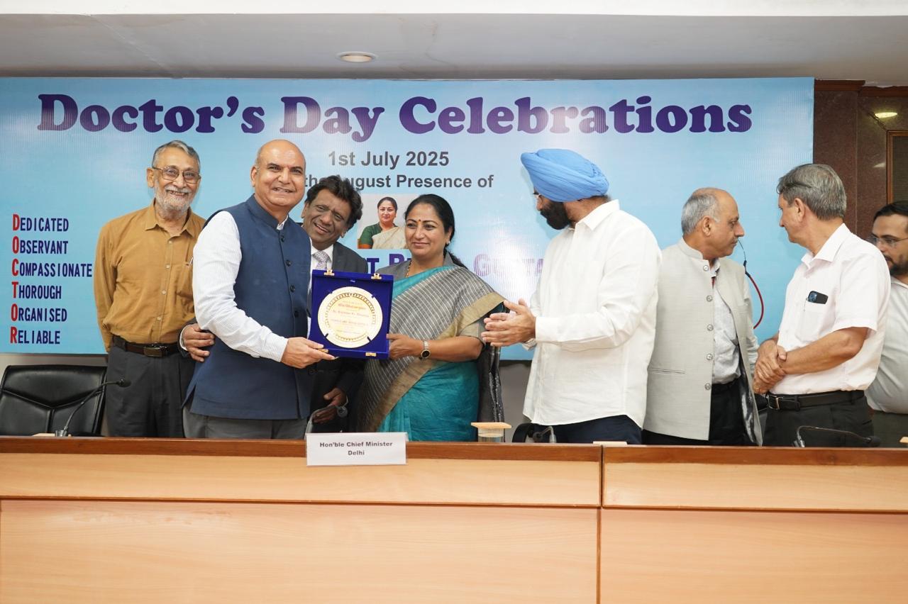Dr. Rajendra Dhamija honored with “Gem of Medical Fraternity”: Grand program at Delhi Secretariat on National Doctor's Day
