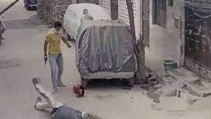 Crime spree in Delhi: Firing in broad daylight in Mohan Garden, attack on police in Badarpur