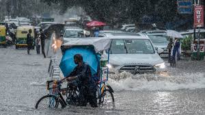 IMD's red alert on heavy rain in Delhi: Relief as well as trouble in the capital