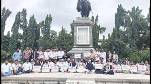 Communal tension flares up in Pune: After vandalism on Shivaji statue, stones were pelted on mosque, violent clashes between two groups