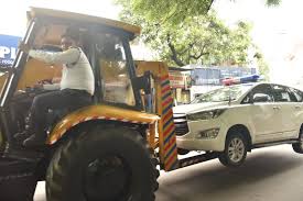 Minister's Fortuner parked in 'no parking' zone in UP Vidhansabha, traffic police towed it away